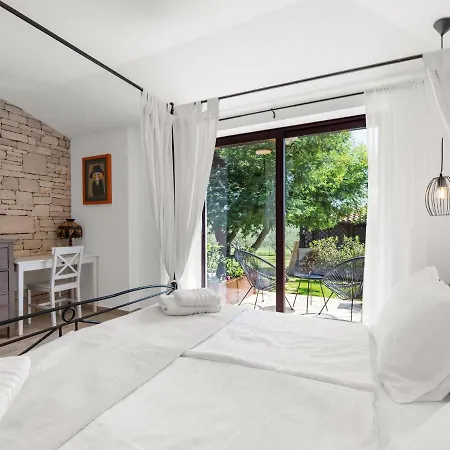Adorable With Private Pool And Terrace